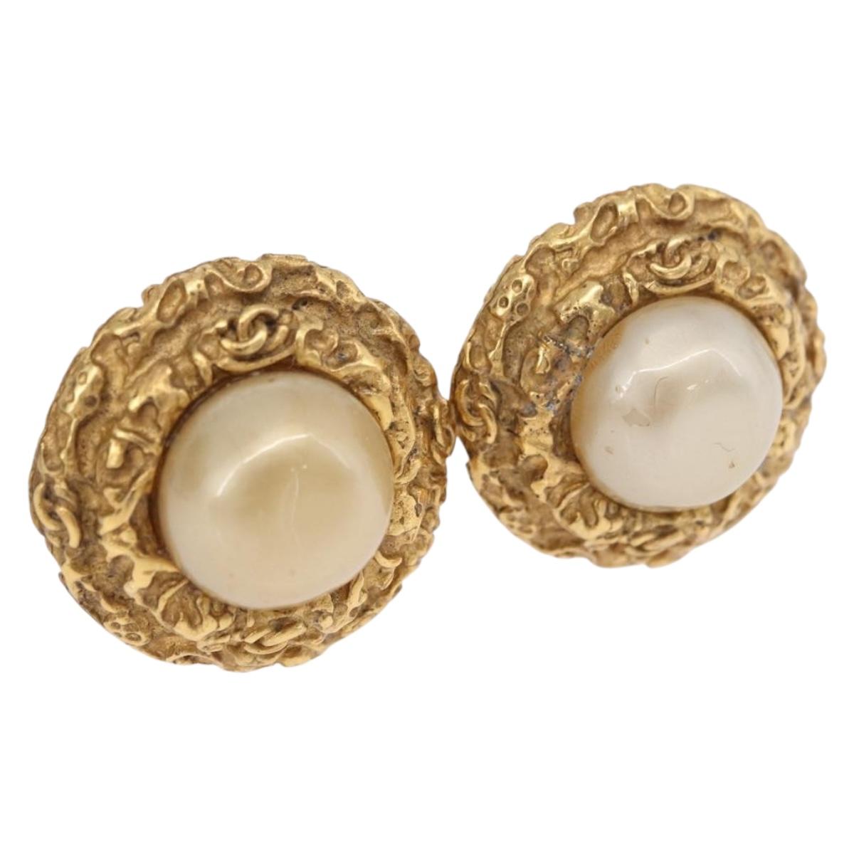 CHANEL Earring Metal Gold Tone CC Auth 198820