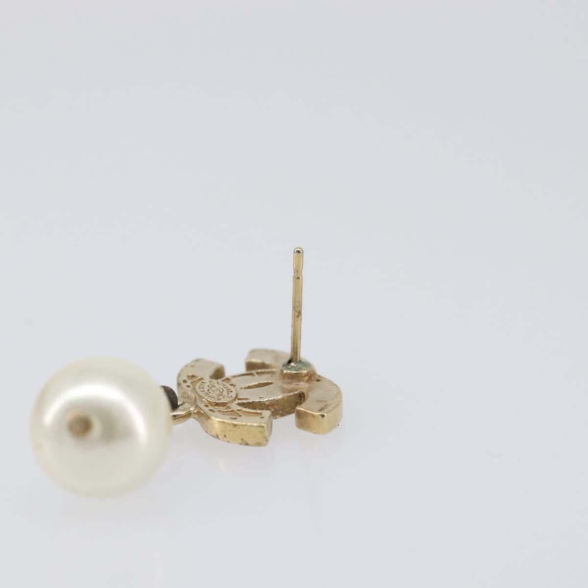 CHANEL Pierce metal Gold Tone CC Auth 198821