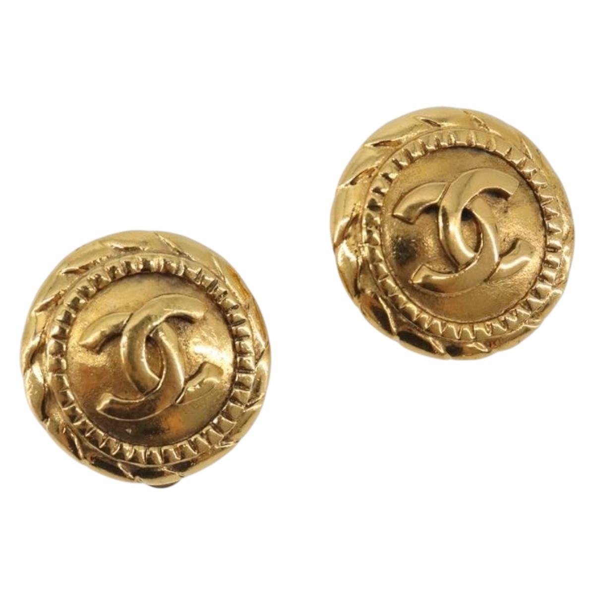CHANEL Earring Metal Gold Tone CC Auth 198839V