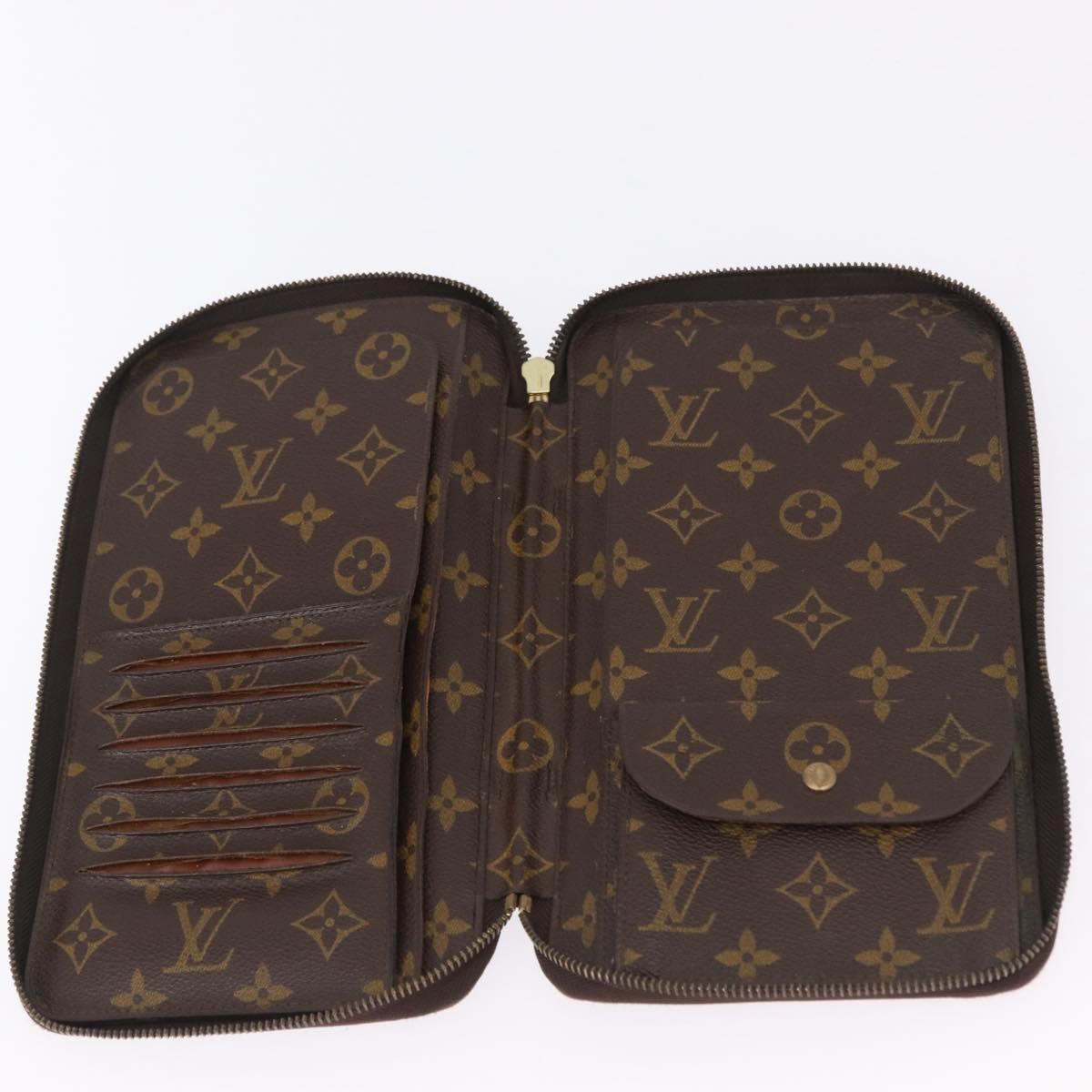 LOUIS VUITTON Monogram Poche Escapade Travel Case M60113 LV Auth 198870