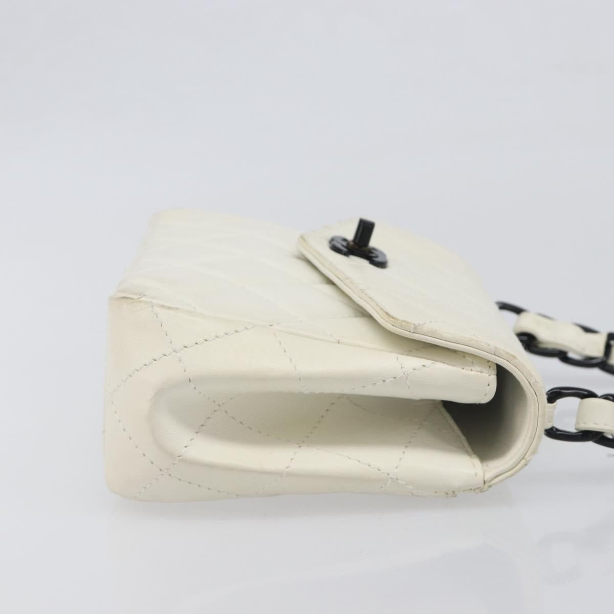 CHANEL Matelasse Chain Shoulder Bag Lamb Skin White Black CC Auth 199038