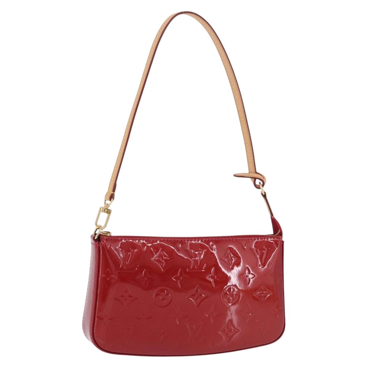 LOUIS VUITTON Monogram Vernis Pochette Accessoires Rouge Grunadine Auth 199154V