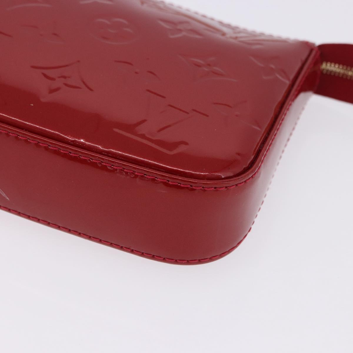 LOUIS VUITTON Monogram Vernis Pochette Accessoires Rouge Grunadine Auth 199154V