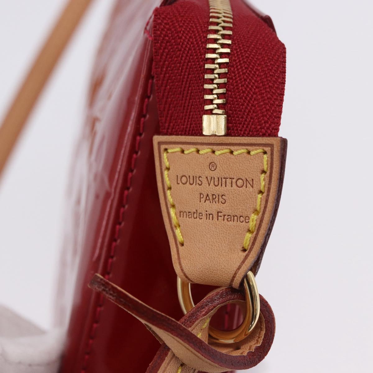 LOUIS VUITTON Monogram Vernis Pochette Accessoires Rouge Grunadine Auth 199154V