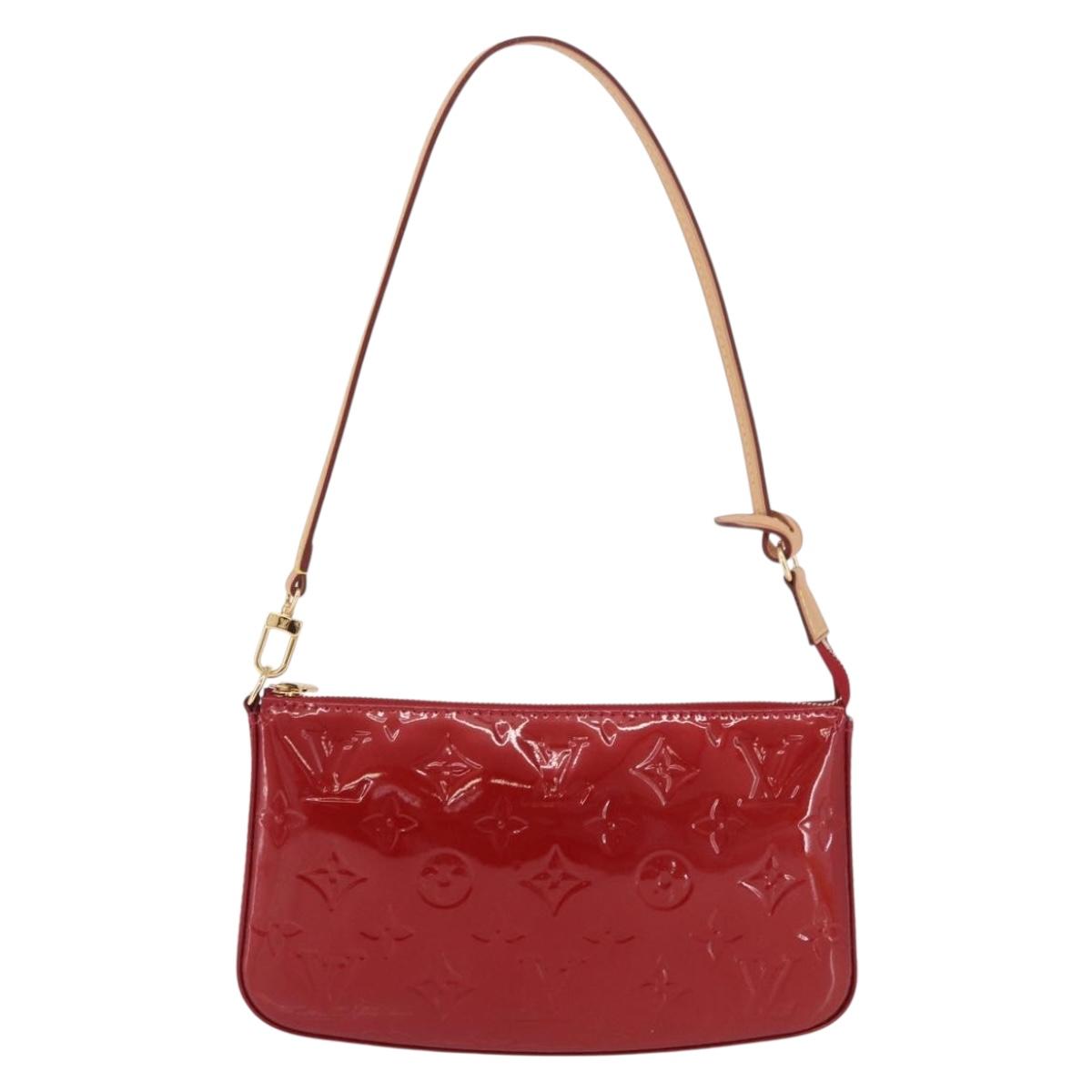 LOUIS VUITTON Monogram Vernis Pochette Accessoires Rouge Grunadine Auth 199154V