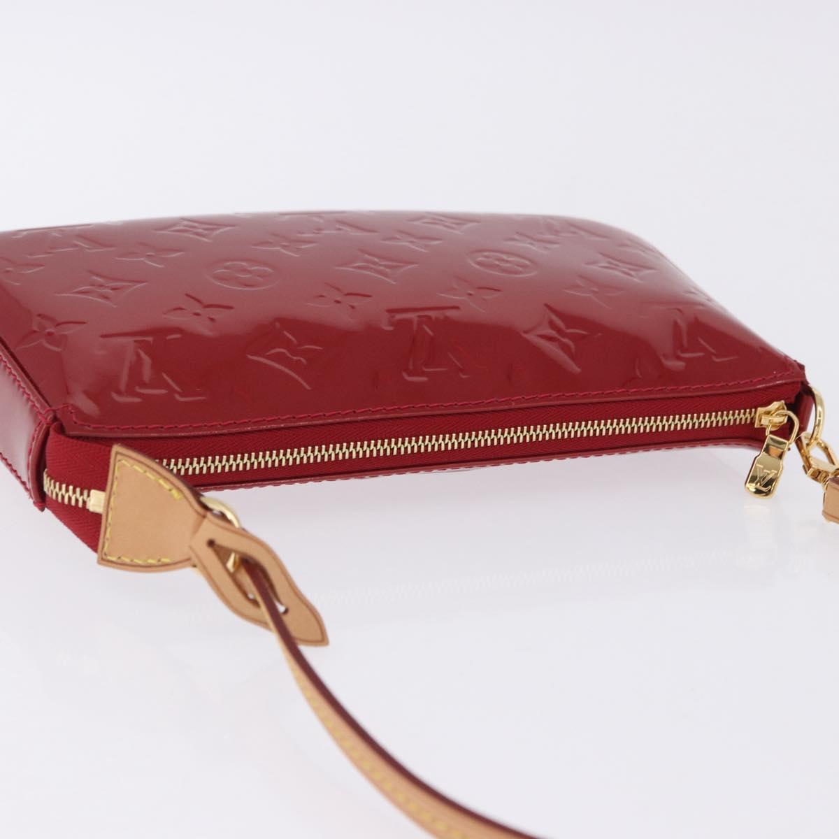LOUIS VUITTON Monogram Vernis Pochette Accessoires Rouge Grunadine Auth 199154V