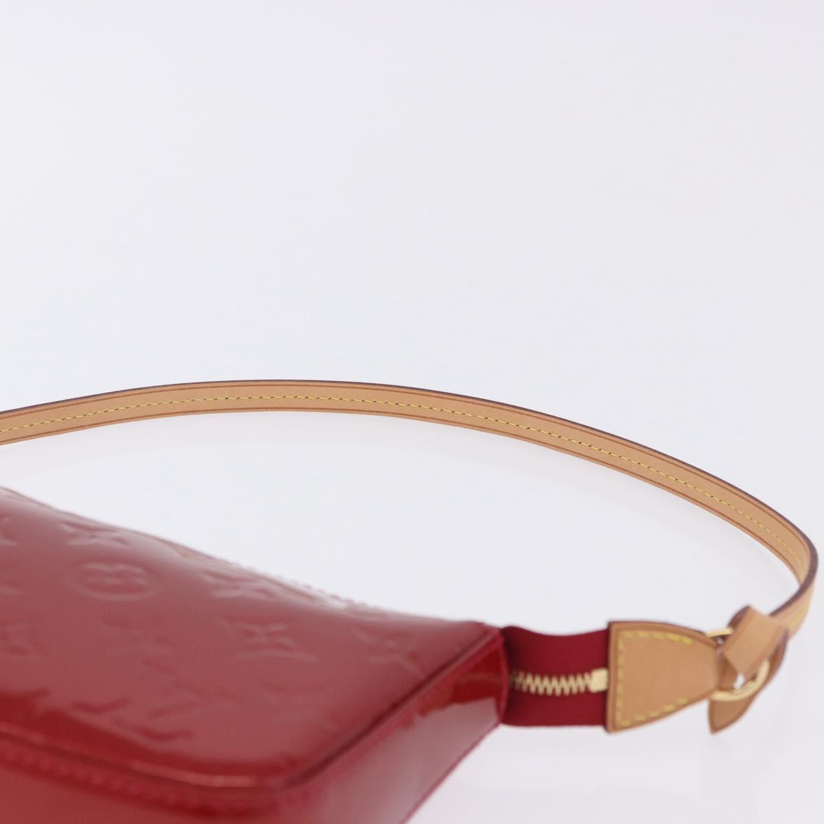 LOUIS VUITTON Monogram Vernis Pochette Accessoires Rouge Grunadine Auth 199154V