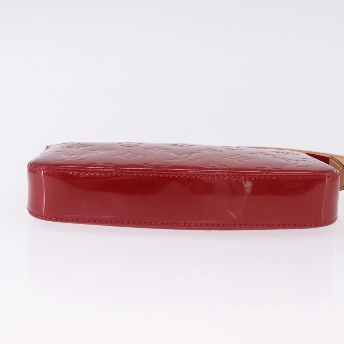 LOUIS VUITTON Monogram Vernis Pochette Accessoires Rouge Grunadine Auth 199154V