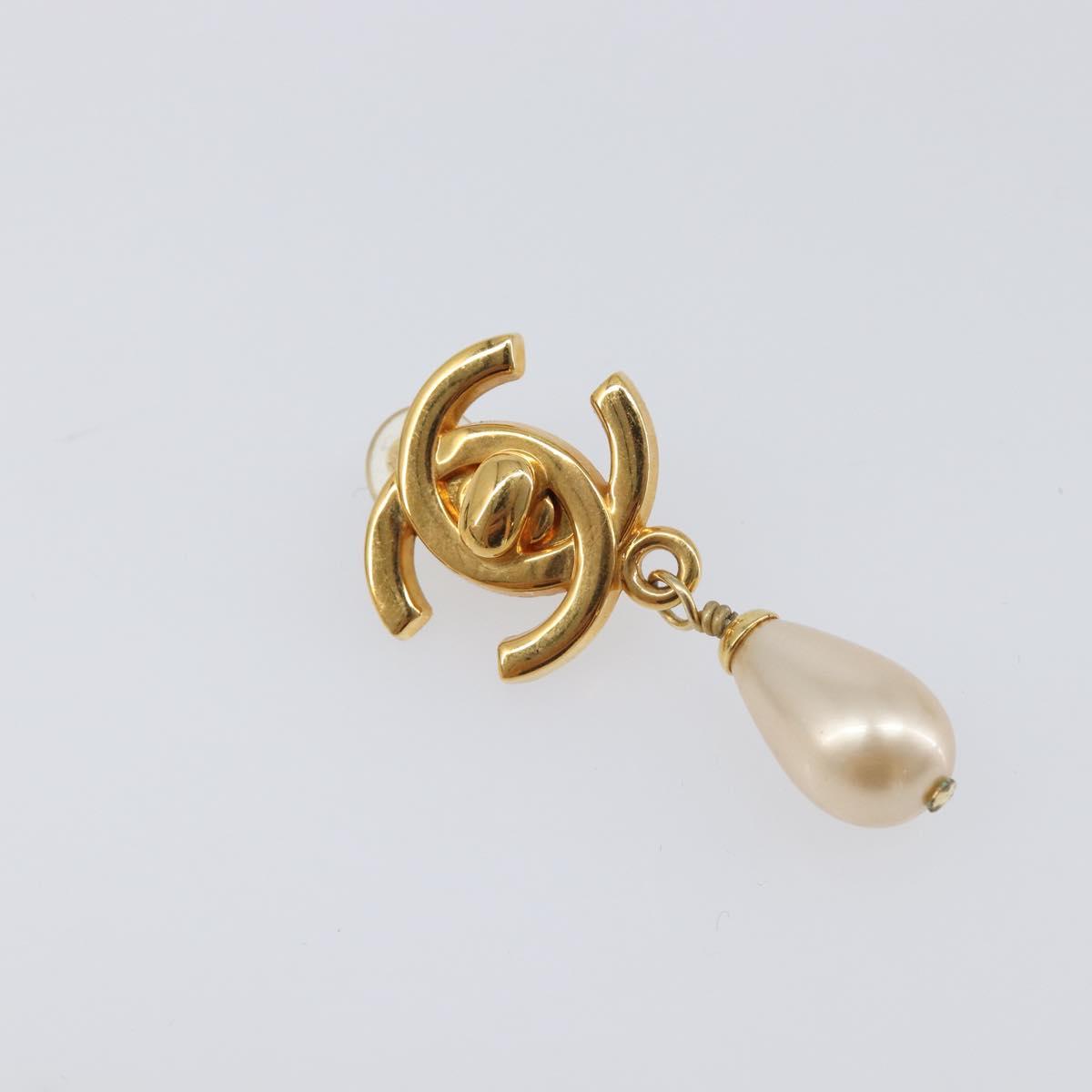 CHANEL Turn Lock Earring metal Gold CC Auth 199733V