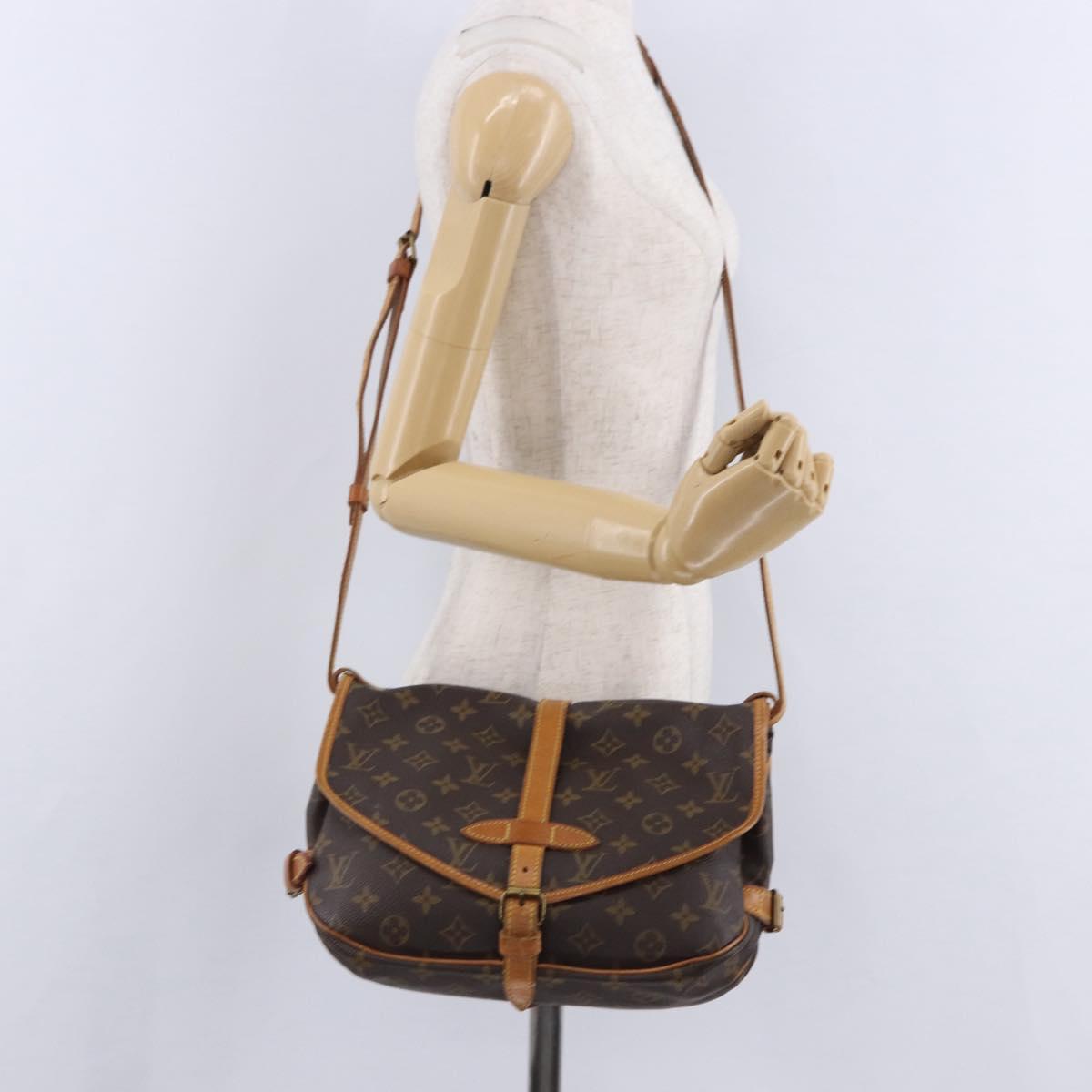 LOUIS VUITTON Monogram Saumur 30 Shoulder Bag M42256 LV Auth 199805A