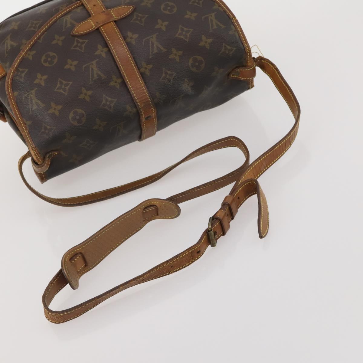LOUIS VUITTON Monogram Saumur 30 Shoulder Bag M42256 LV Auth 200240