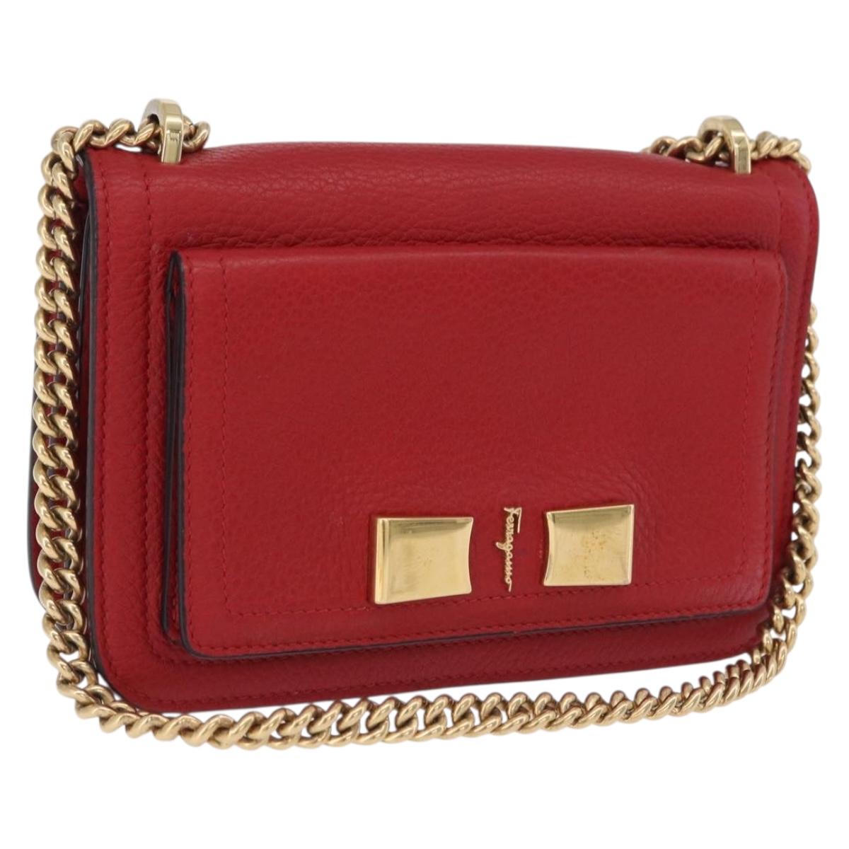 Salvatore Ferragamo Chain Shoulder Bag Leather Red Gold Tone Auth 200367A