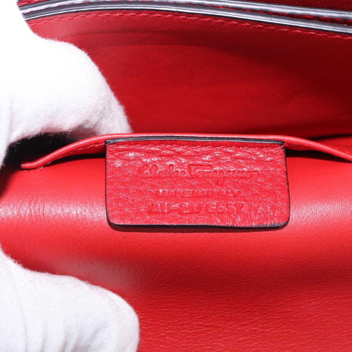 Salvatore Ferragamo Chain Shoulder Bag Leather Red Gold Tone Auth 200367A