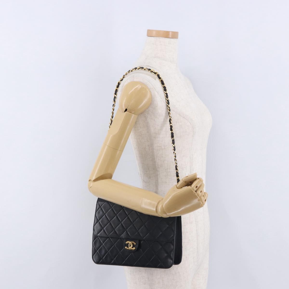 CHANEL Matelasse Chain Shoulder Bag Lamb Skin Navy Gold CC Auth 200577V