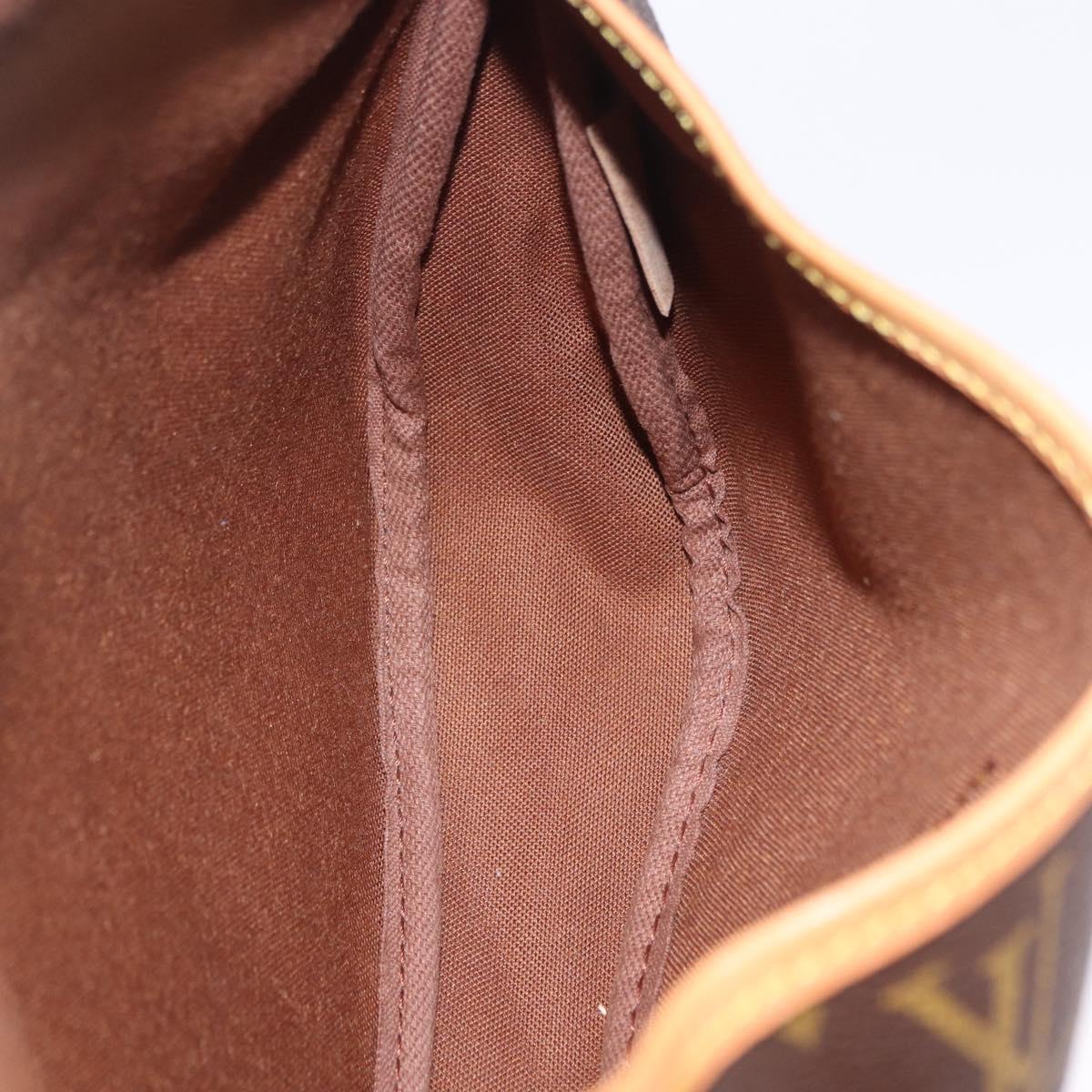 LOUIS VUITTON Monogram Saumur 30 Shoulder Bag M42256 LV Auth 200894V