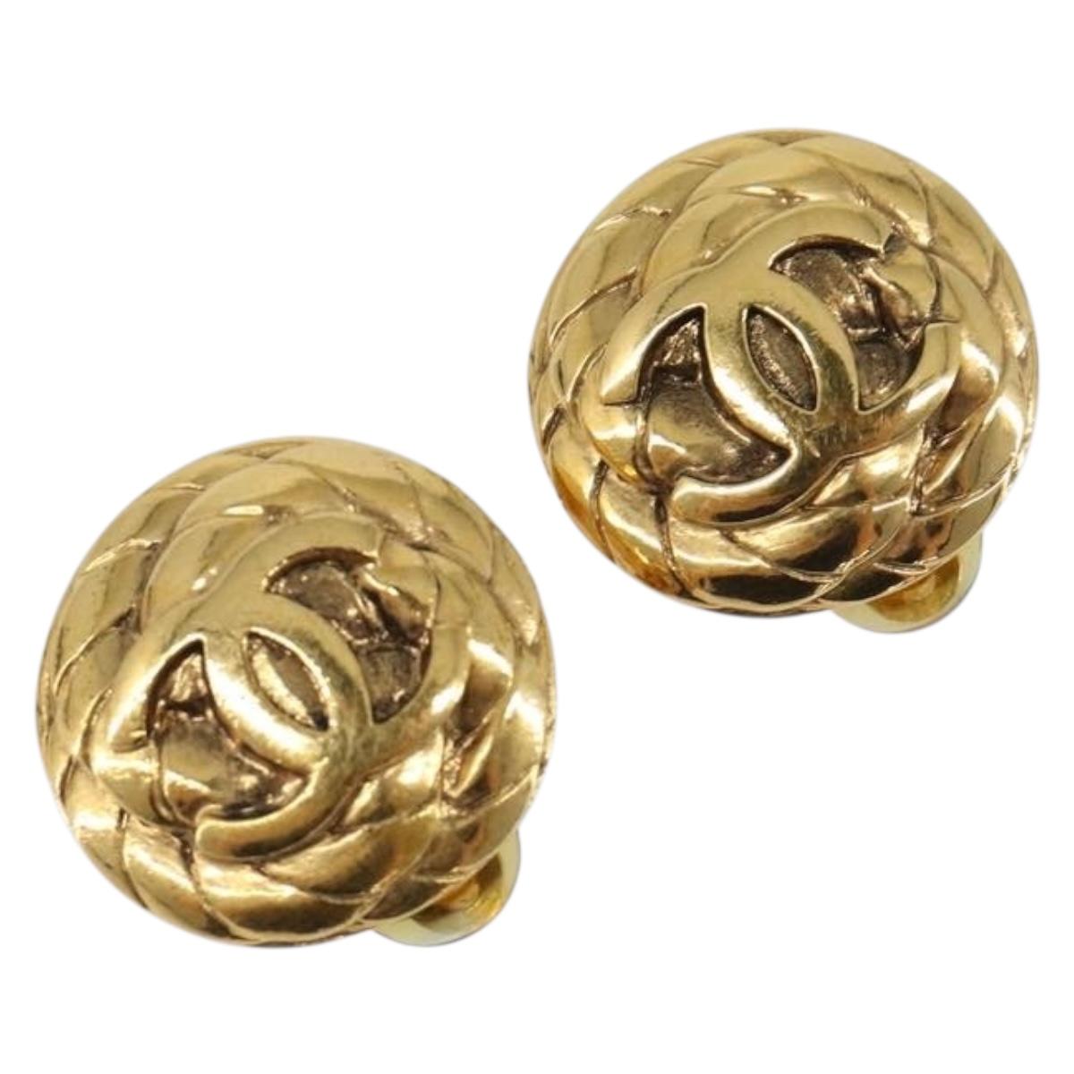 CHANEL Earring metal Gold Tone CC Auth 201015V