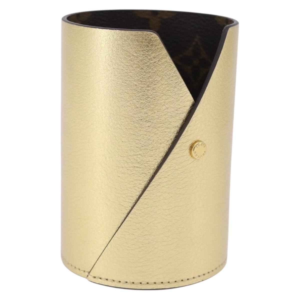 LOUIS VUITTON Monogram Pocrayon Gaston Pen Case Gold LV Auth 202723A
