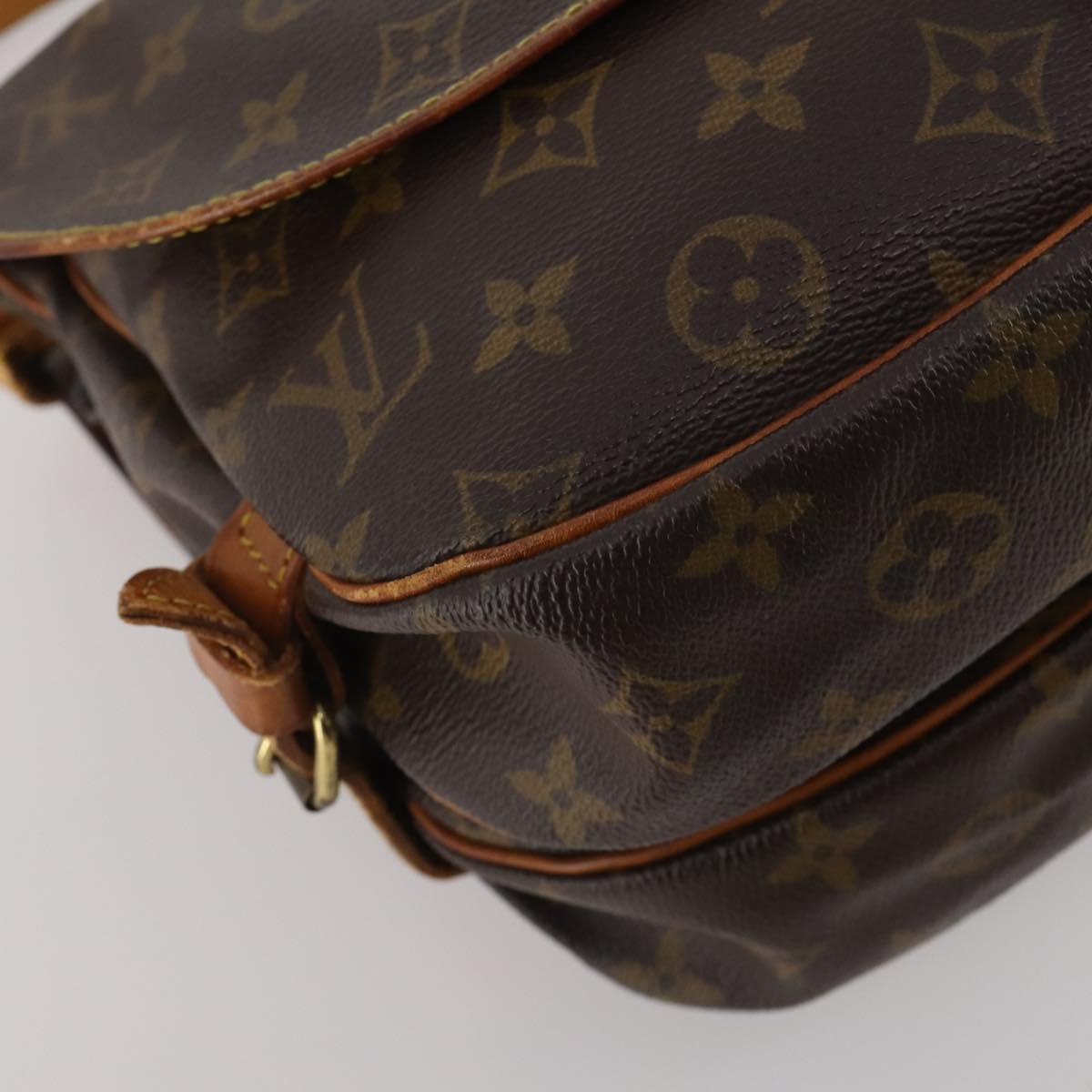LOUIS VUITTON Monogram Saumur 30 Shoulder Bag M42256 LV Auth 202848