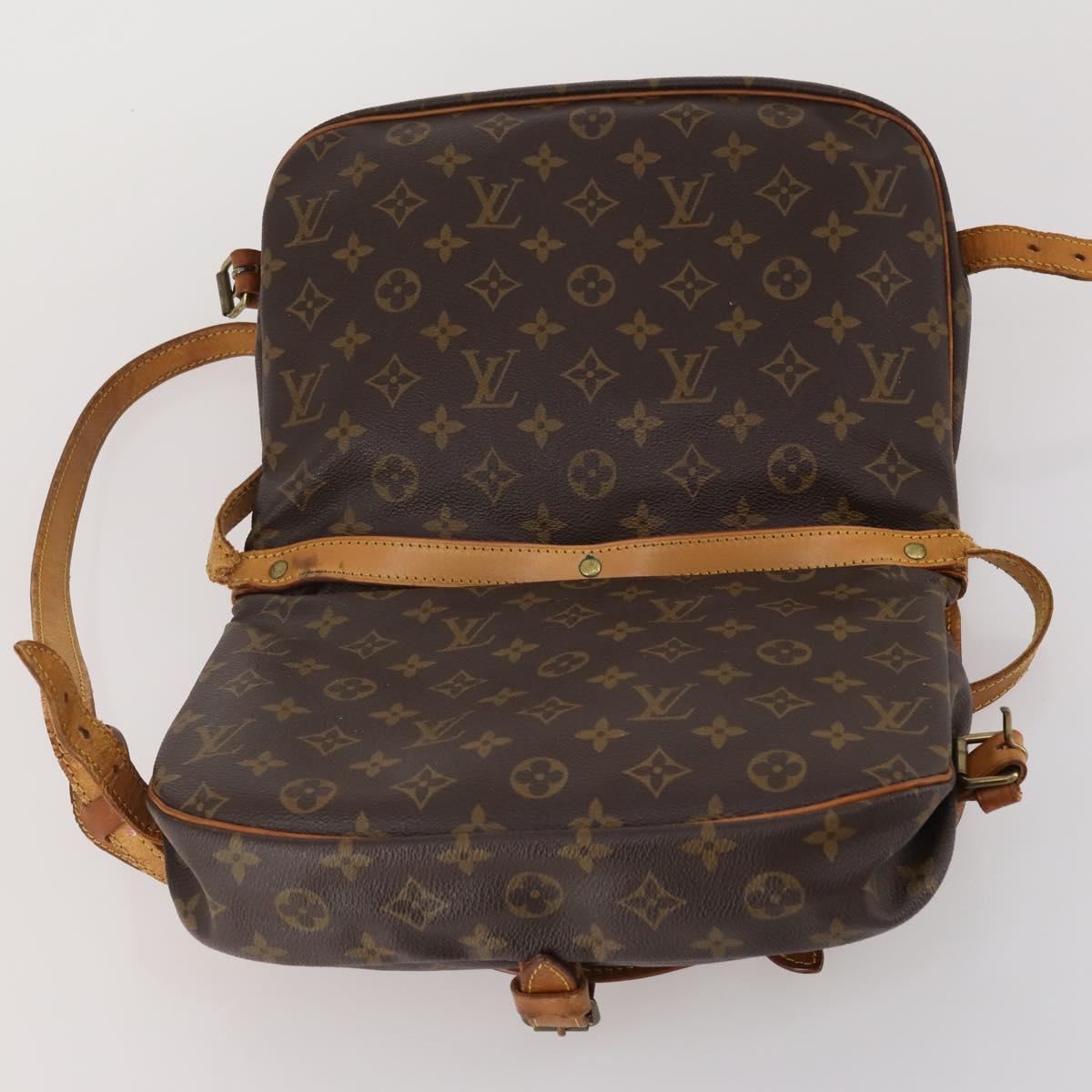 LOUIS VUITTON Monogram Saumur 30 Shoulder Bag M42256 LV Auth 202848