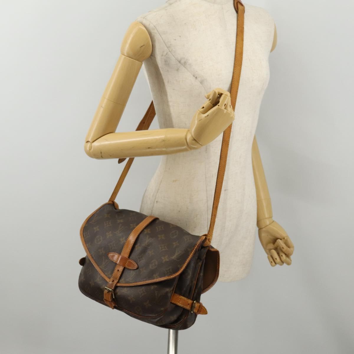 LOUIS VUITTON Monogram Saumur 30 Shoulder Bag M42256 LV Auth 202848