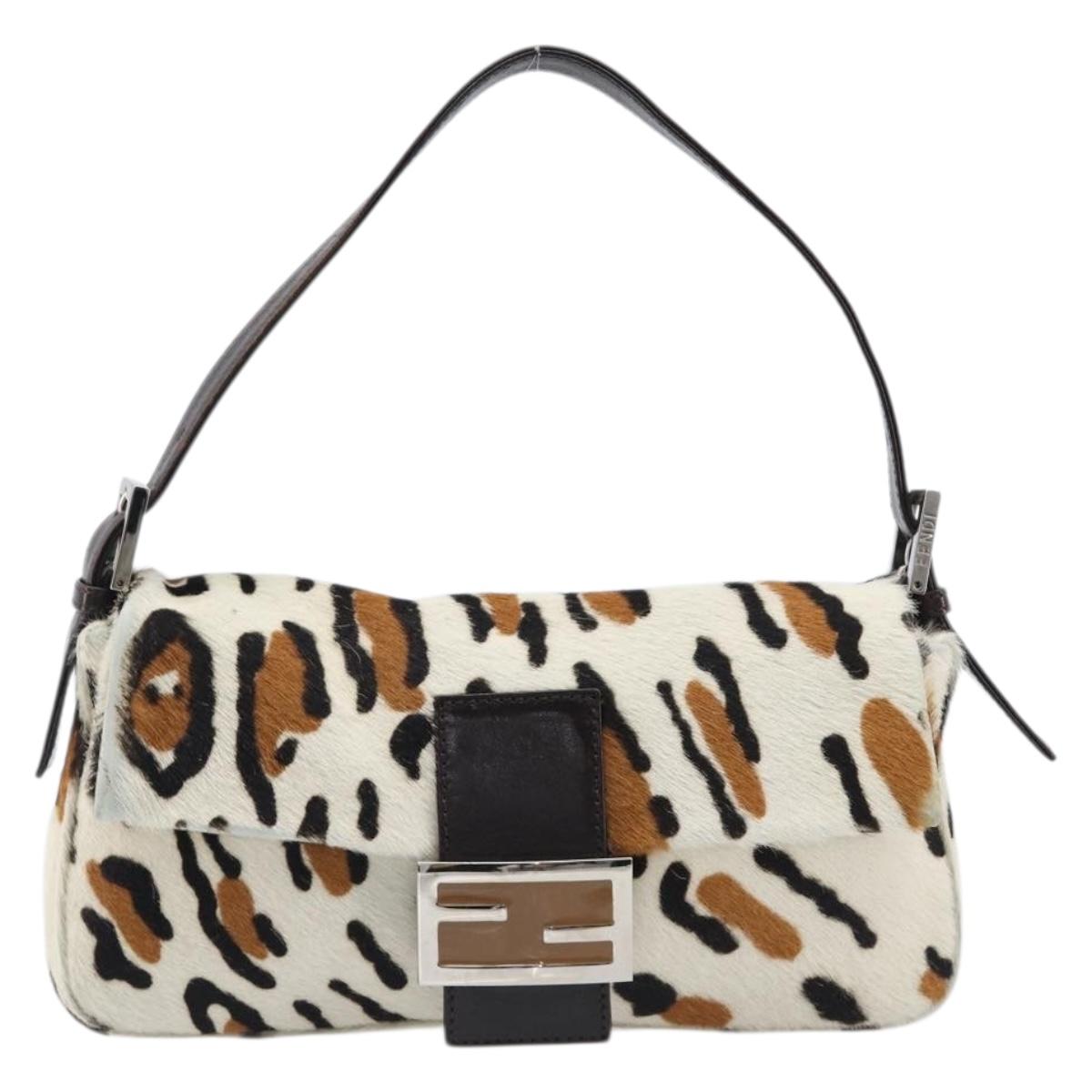 FENDI Mamma Baguette Shoulder Bag Harako leather Beige Silver Auth 202898SAM