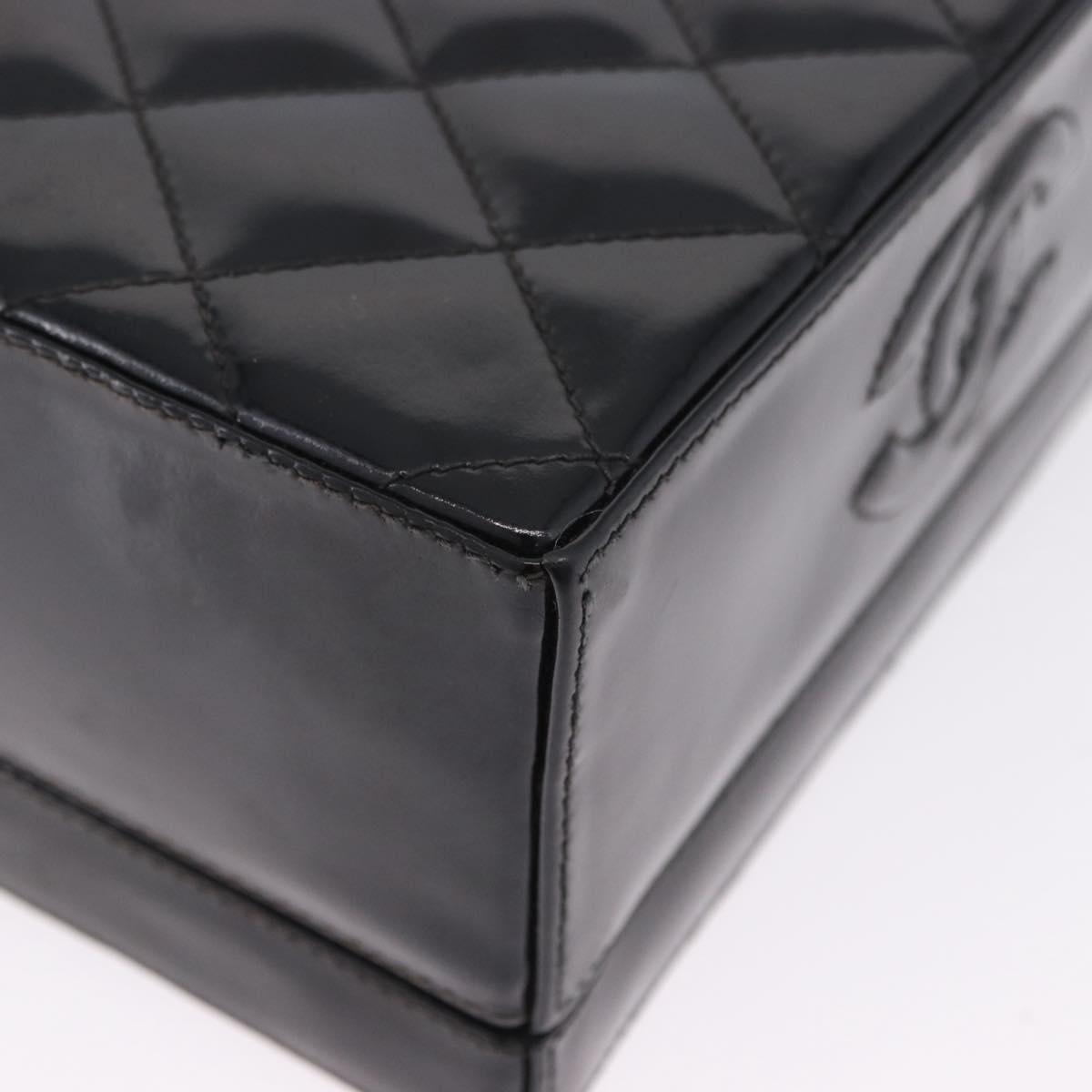 CHANEL Matelasse Shoulder Bag Patent Leather Black Gold CC Auth 203247