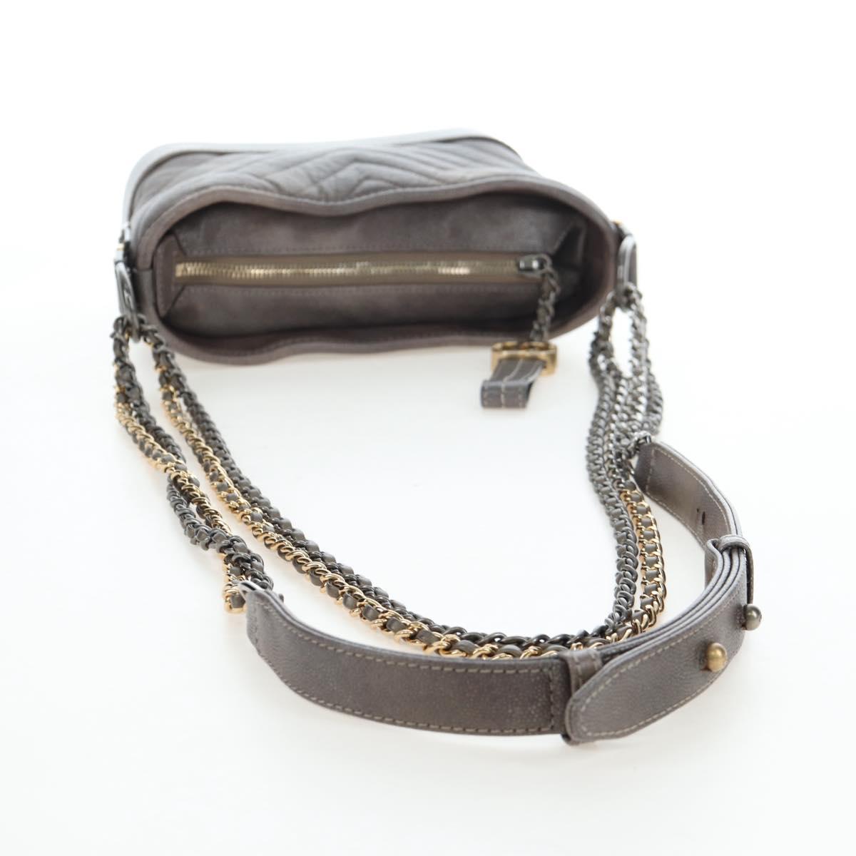 CHANEL Chain Gabriel De V Stitch Shoulder Bag Caviar Skin Gray CC Auth 203252V