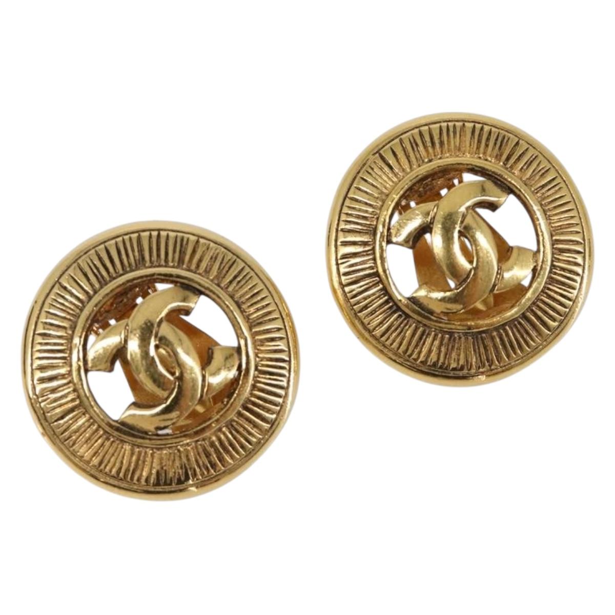 CHANEL Earring Metal Gold Tone CC Auth 204143V