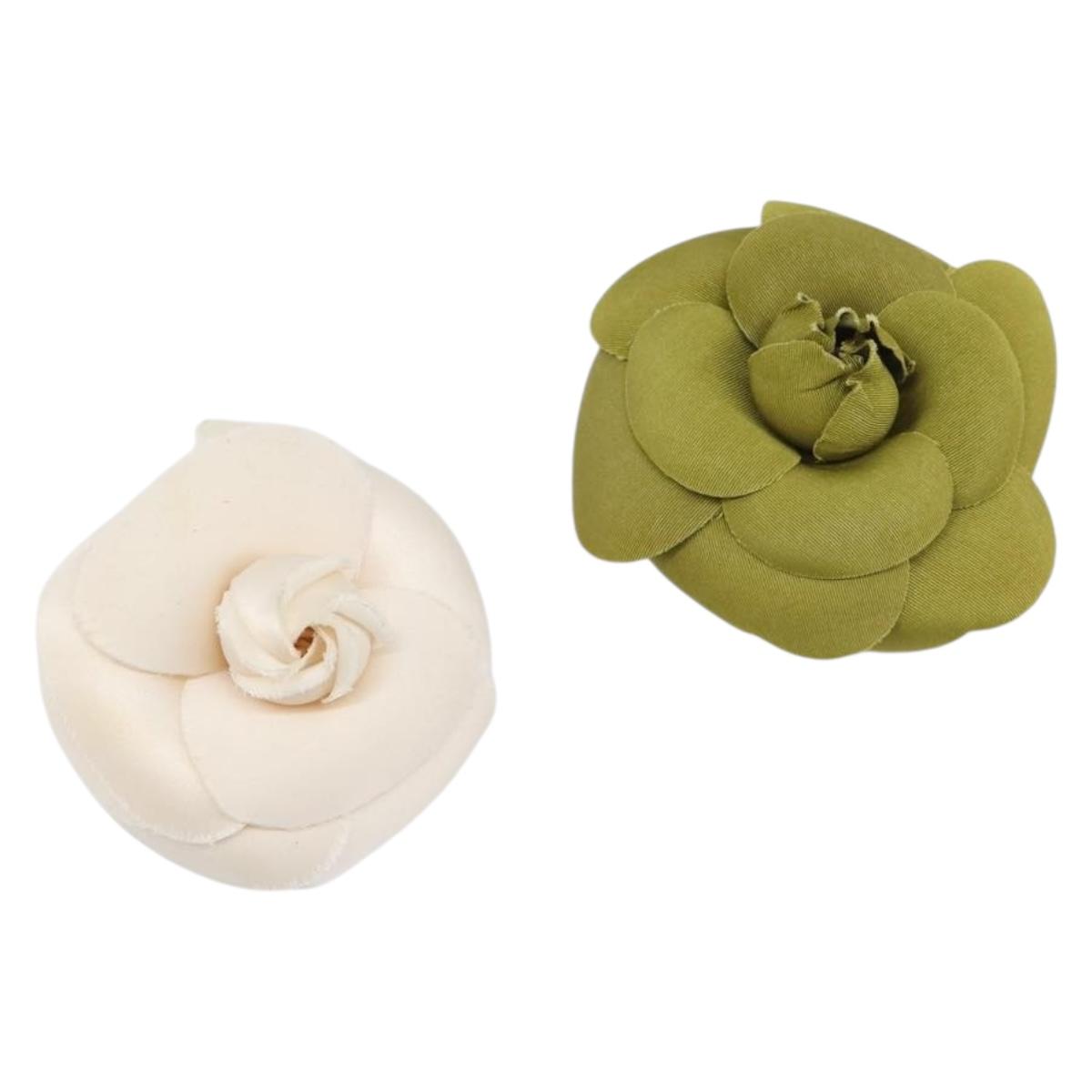 CHANEL Camelia Brooch metal 2 Set White Green CC Auth 204281