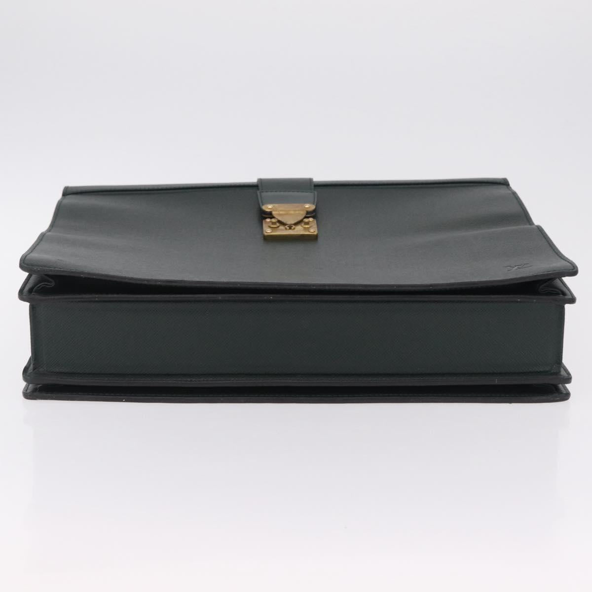 LOUIS VUITTON Taiga Pilot Case Ural Business Bag Epicea M30024 LV Auth 204312