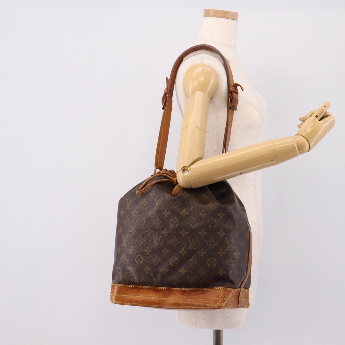 LOUIS VUITTON Monogram Noe Shoulder Bag M42224 LV Auth 204363