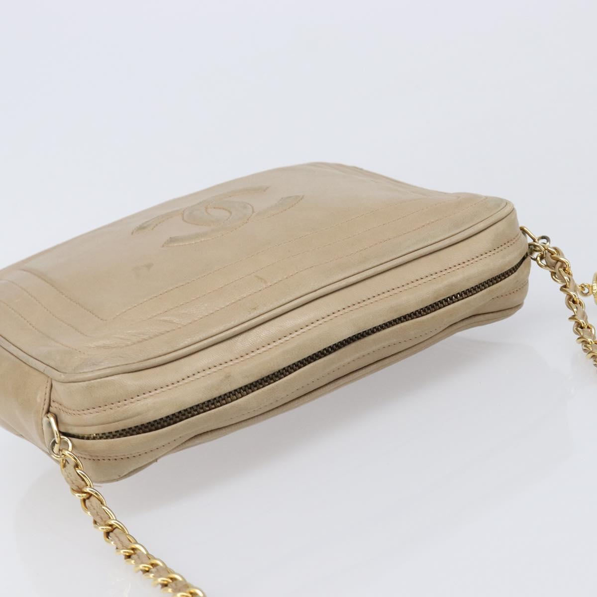 CHANEL Chain Shoulder Bag Leather Beige Gold Tone CC Auth 204639A