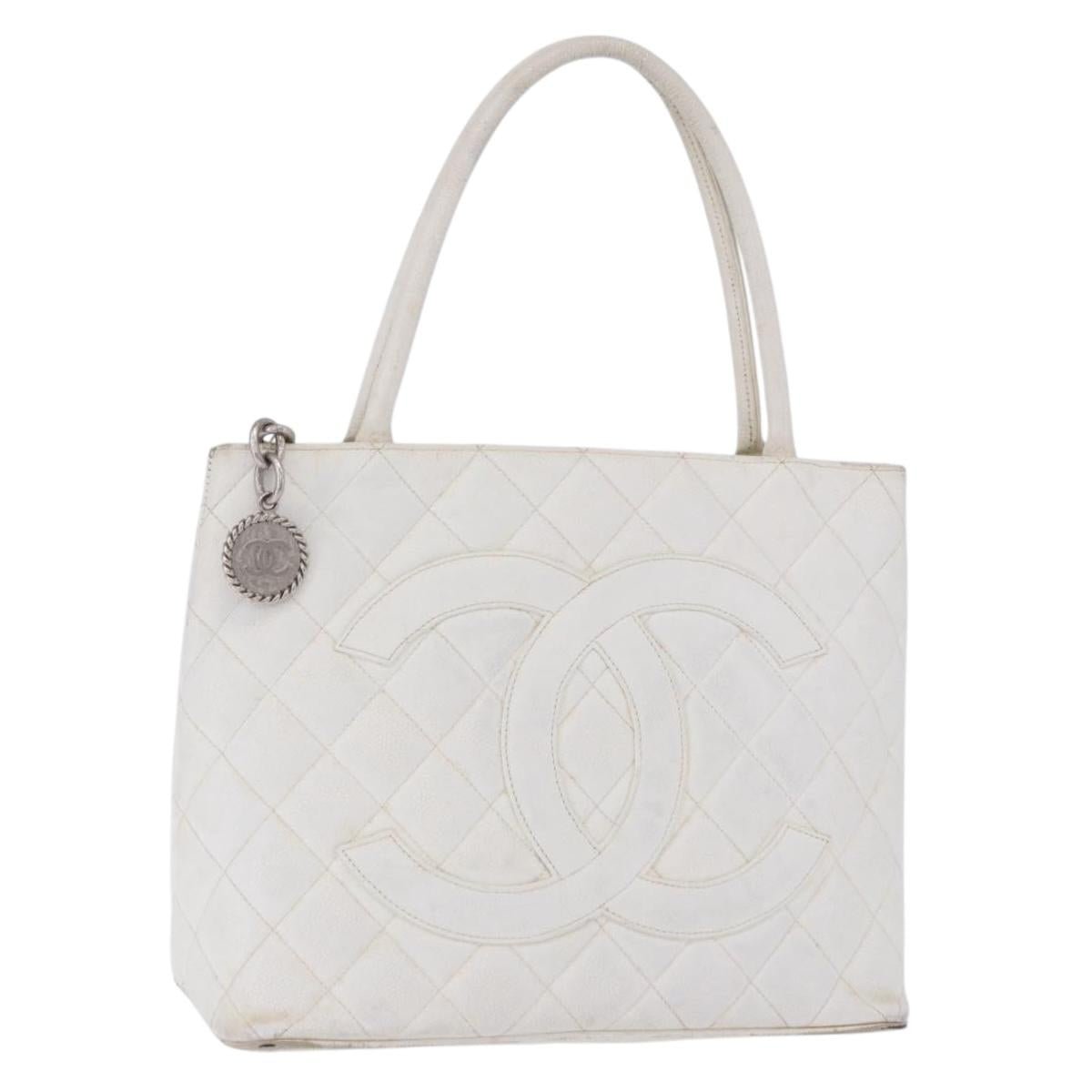 CHANEL Tote Bag Caviar Skin Standard White Silver CC Auth 204728