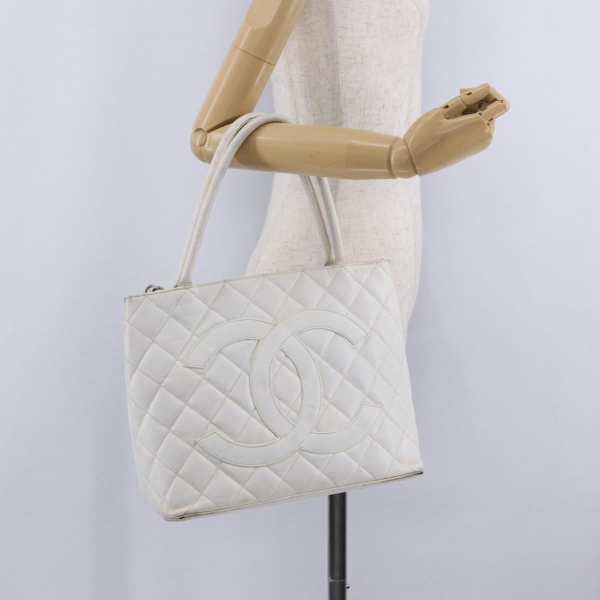 CHANEL Tote Bag Caviar Skin Standard White Silver CC Auth 204728