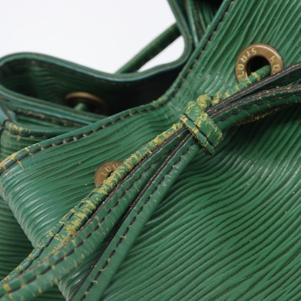 LOUIS VUITTON Epi Petit Noe Shoulder Bag Green M44104 LV Auth 205877