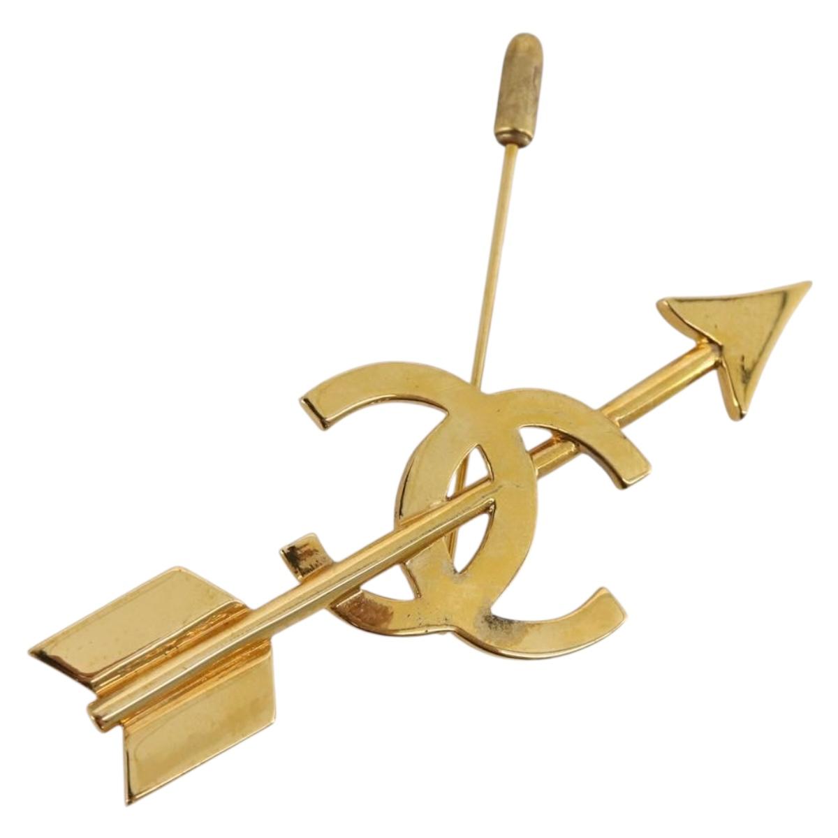 CHANEL COCO Mark Brooch Metal Gold Tone CC Auth 205891M