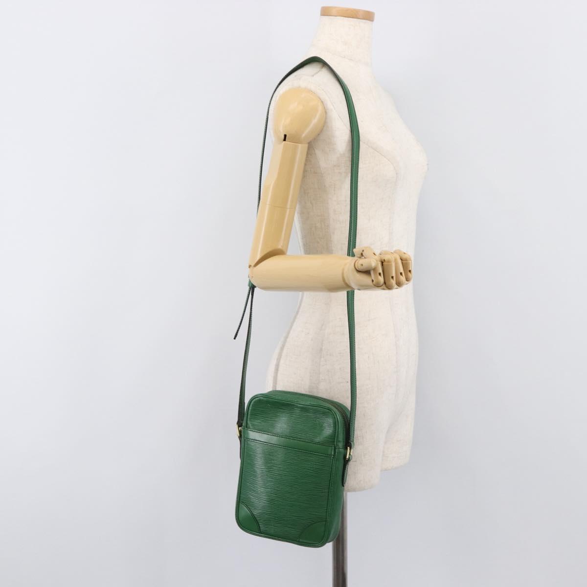 LOUIS VUITTON Epi Danube Shoulder Bag Green M45634 LV Auth 205909A