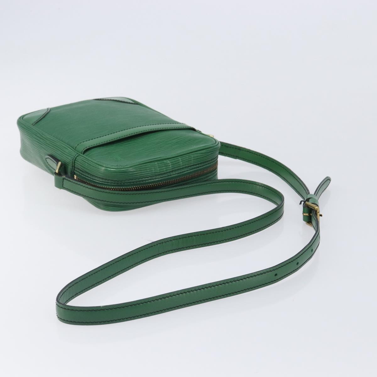 LOUIS VUITTON Epi Danube Shoulder Bag Green M45634 LV Auth 205909A