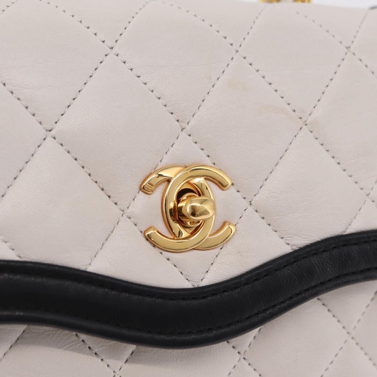 CHANEL Matelasse Chain Shoulder Bag Lamb Skin Gold White CC Auth 206300SAV