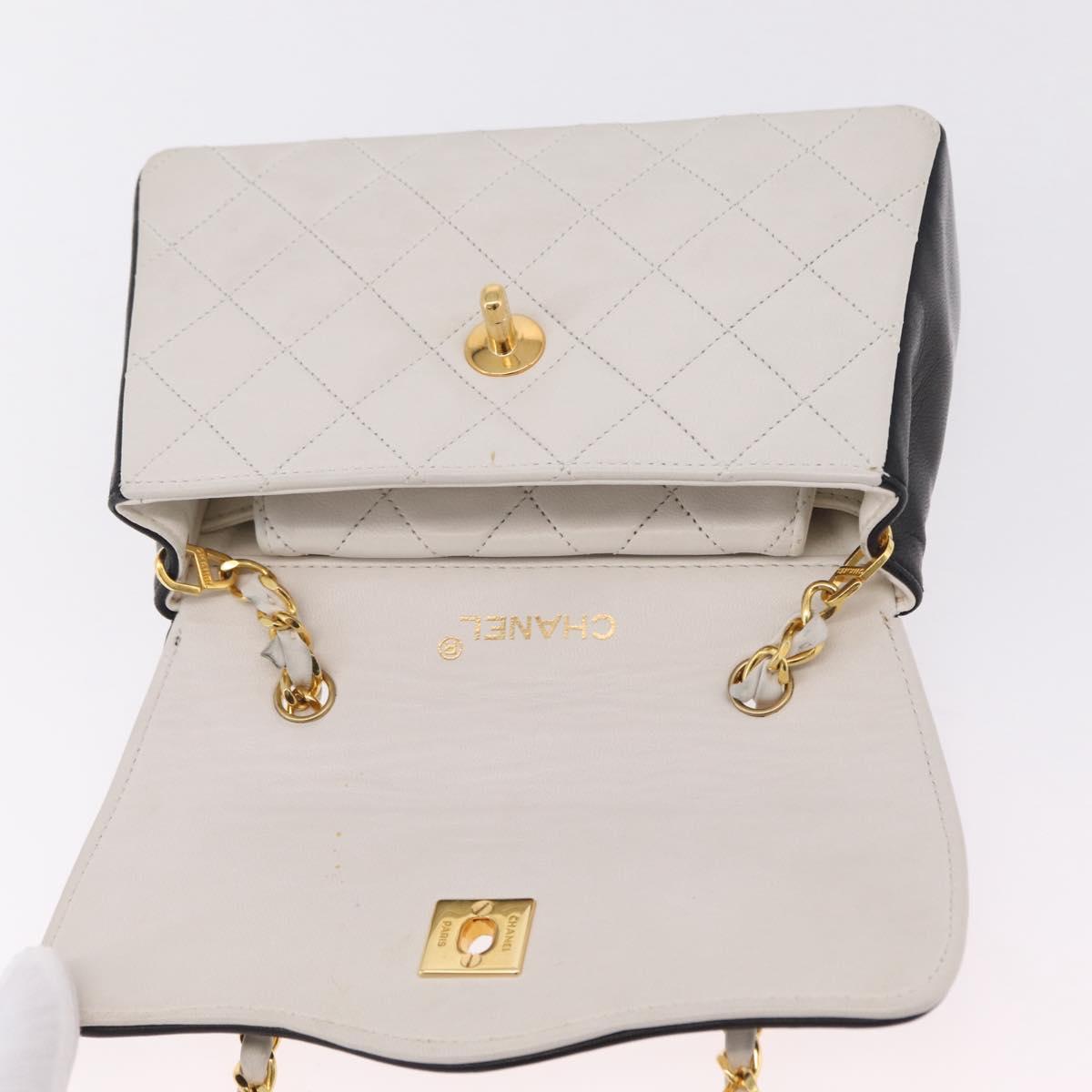 CHANEL Matelasse Chain Shoulder Bag Lamb Skin Gold White CC Auth 206300SAV