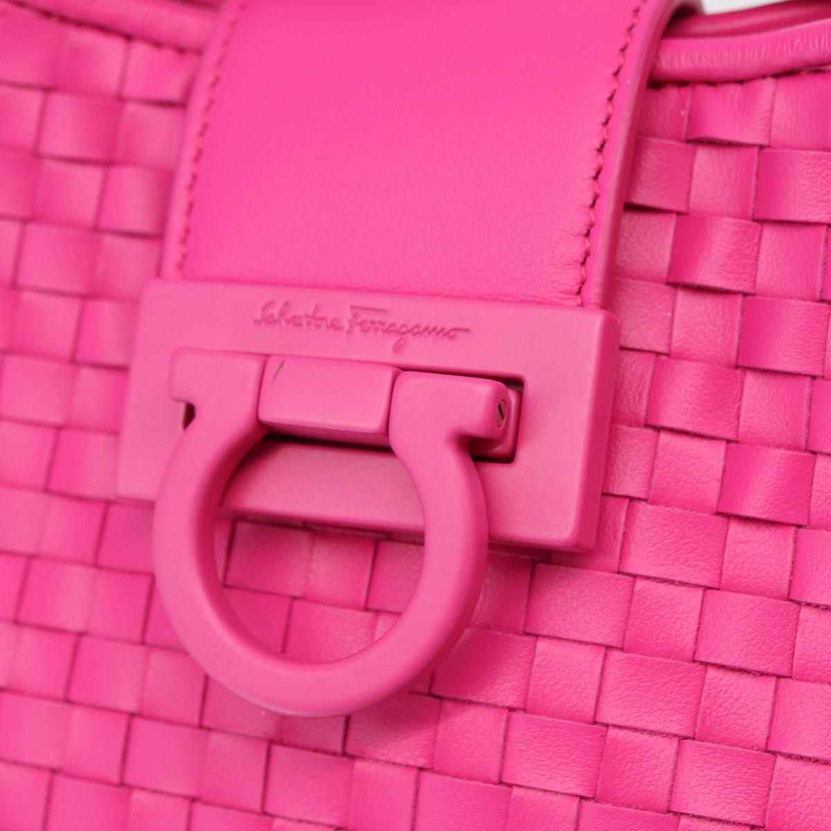 Salvatore Ferragamo Gancini Shoulder Bag Leather Pink Silver Auth 206885A