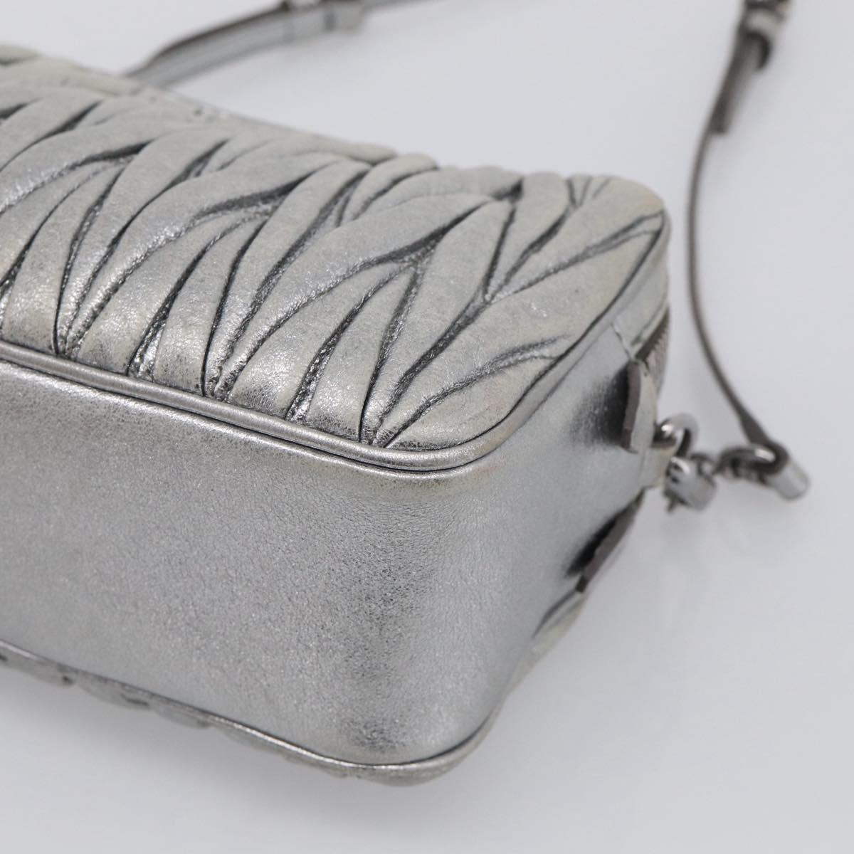 Miu Miu Matelasse Shoulder Bag Leather Silver Auth 206966A