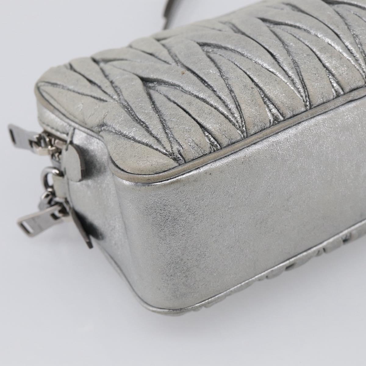 Miu Miu Matelasse Shoulder Bag Leather Silver Auth 206966A