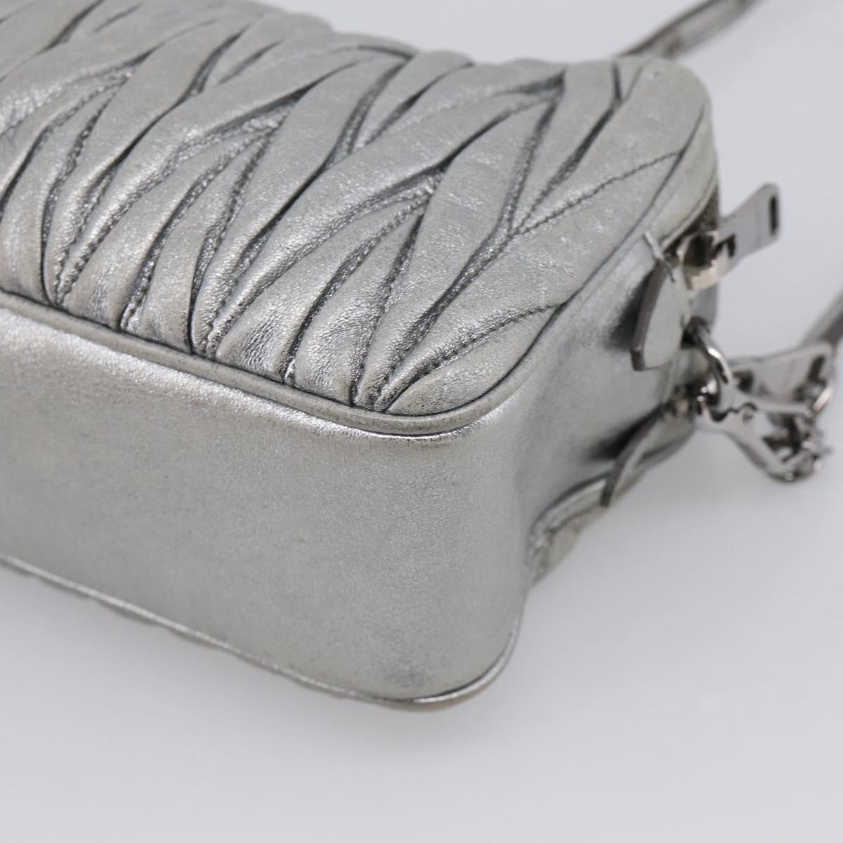 Miu Miu Matelasse Shoulder Bag Leather Silver Auth 206966A