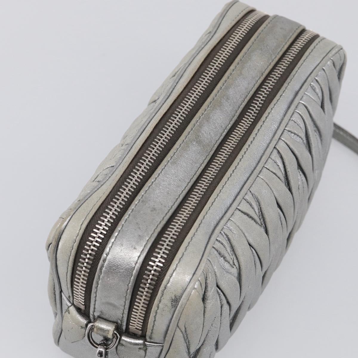 Miu Miu Matelasse Shoulder Bag Leather Silver Auth 206966A
