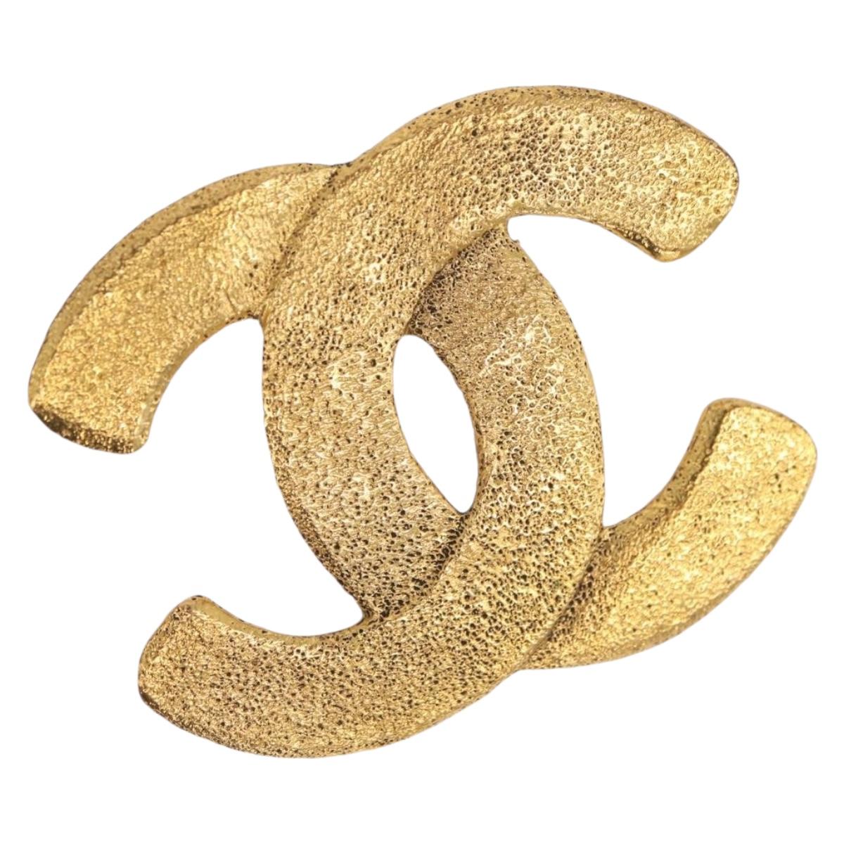 CHANEL COCO Mark Brooch metal Gold CC Auth 207082V