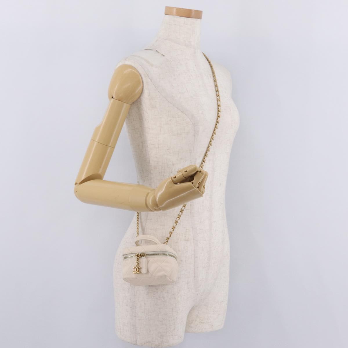 CHANEL Matelasse Vanity Chain Shoulder Pouch Caviar Skin White CC Auth 207090V