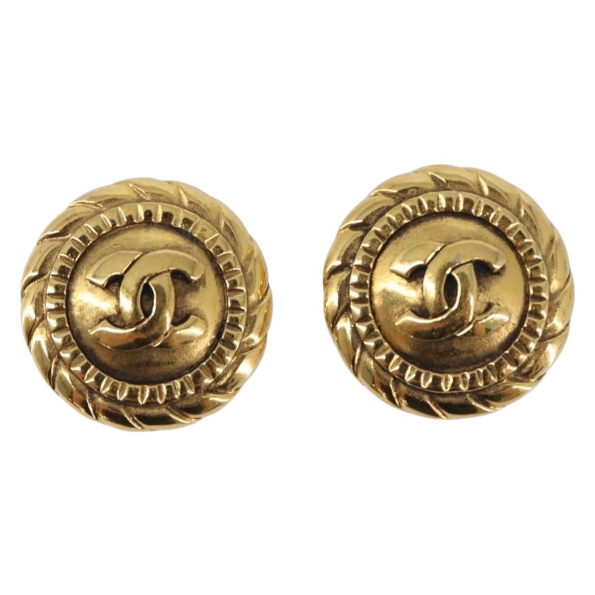 CHANEL Earring Metal Gold CC Auth 207272