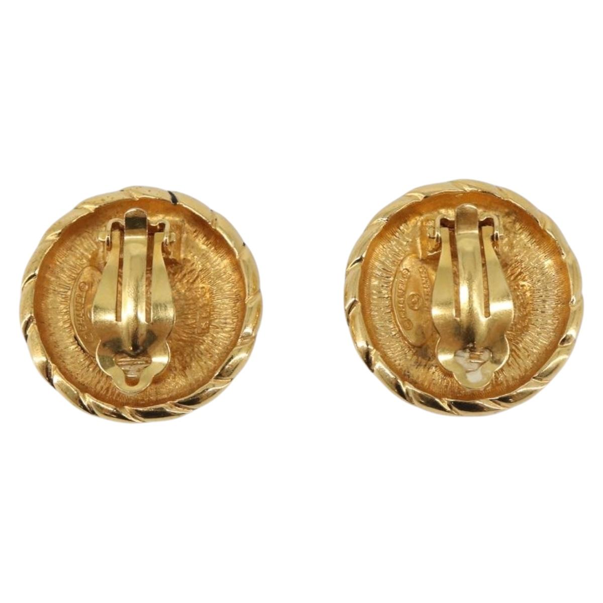 CHANEL Earring Metal Gold CC Auth 207272