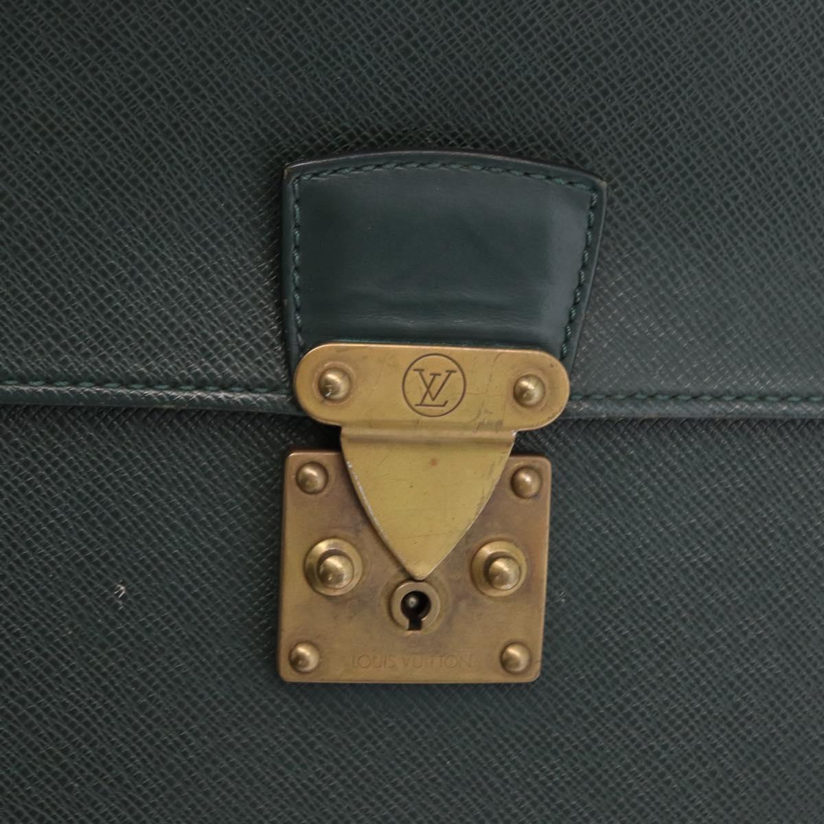 LOUIS VUITTON Taiga Serviette Moskova Business Bag Epicea M30034 LV Auth 207893